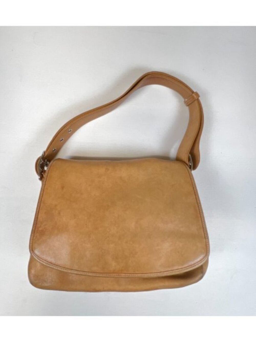 Vintage Coach Soho 9332 Flap Messenger Bag Tan Leather Shoulder Satchel
